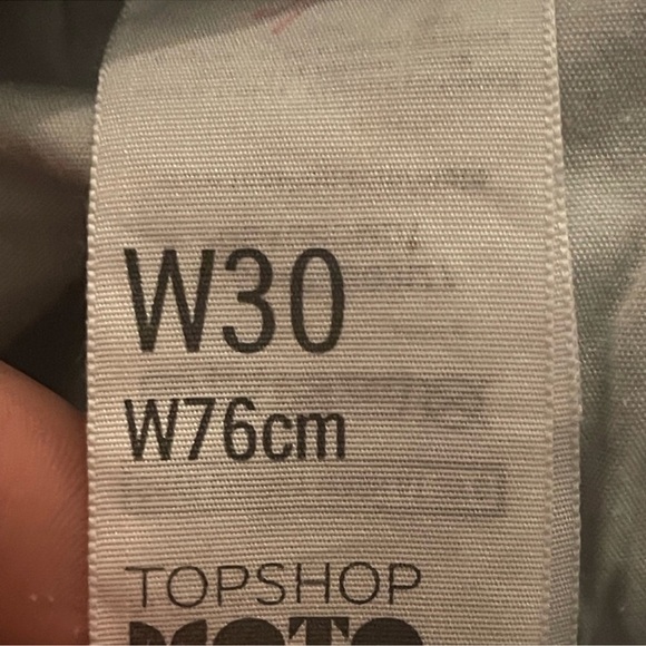 Moto top shop Nordstrom distress blue cut off jean shorts size 8 W30 - Picture 3 of 6